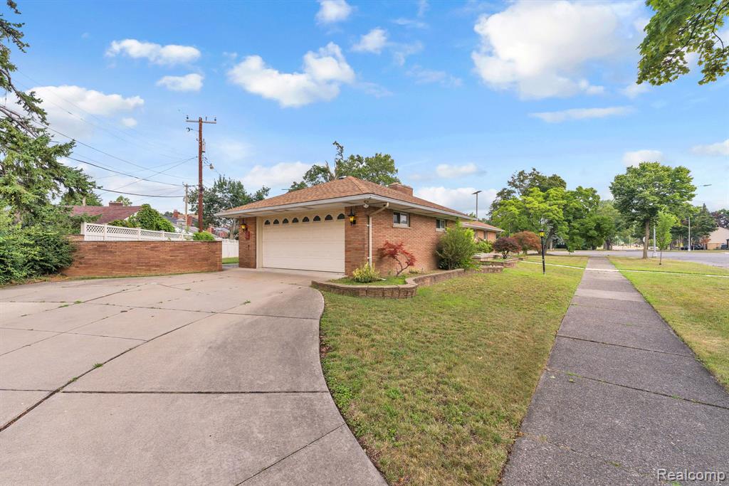 7771 Esper Boulevard Property Photo 3