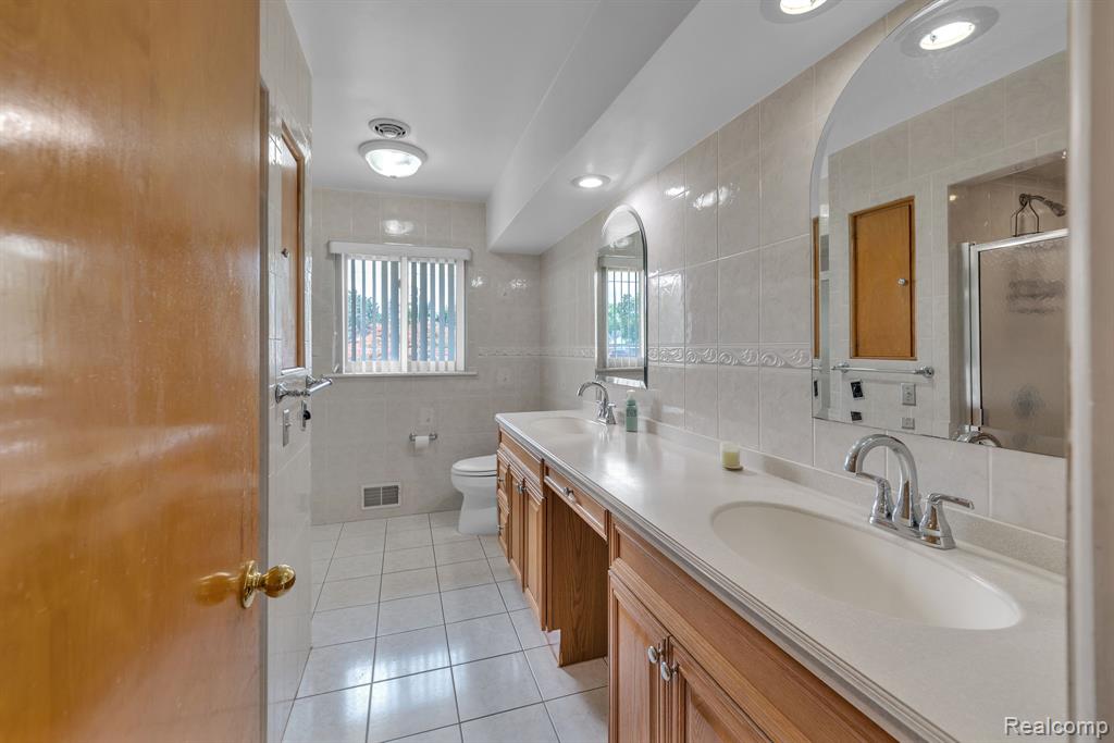 7771 Esper Boulevard Property Photo 24