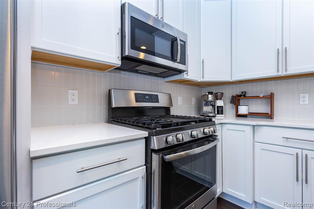 57 Kaprol Drive Property Photo 16
