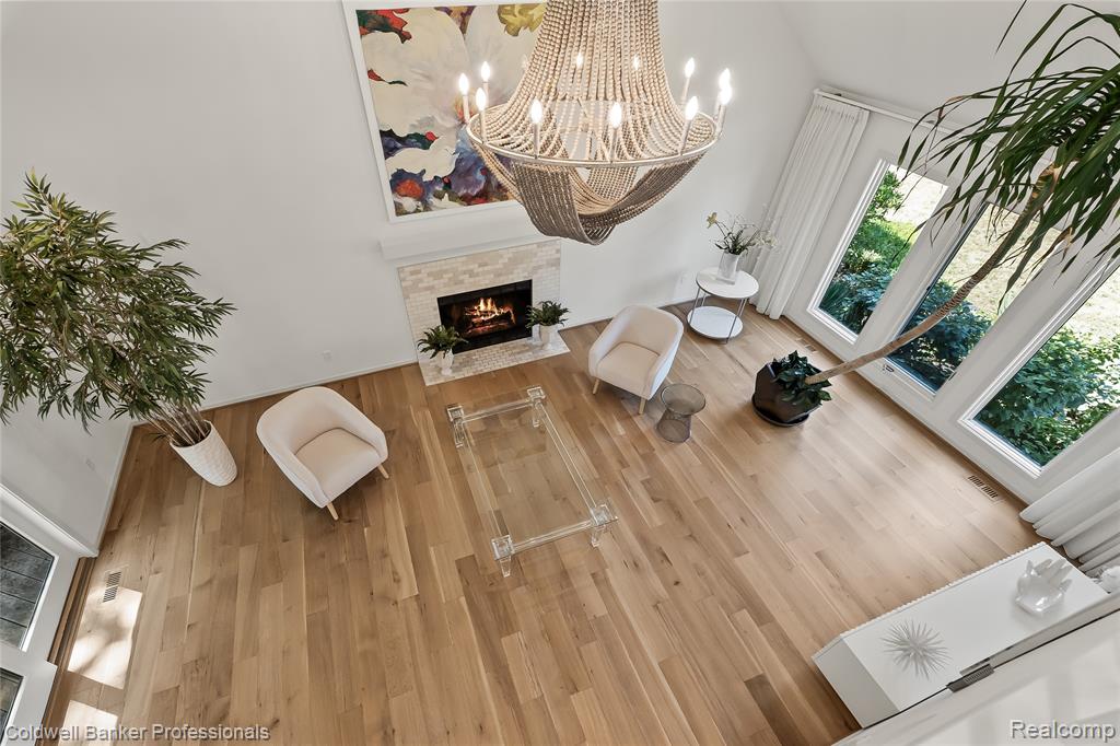2385 Avondale Street Property Photo 2
