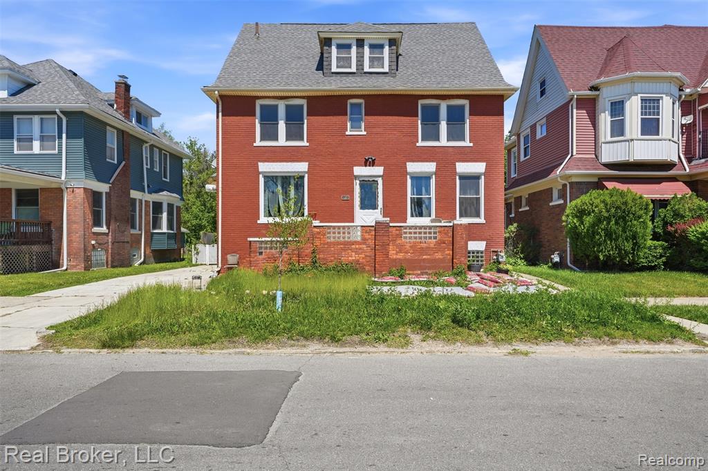 137 Trowbridge Street Property Photo 1