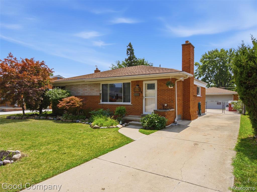 1576 Myrtle Avenue Property Photo 1