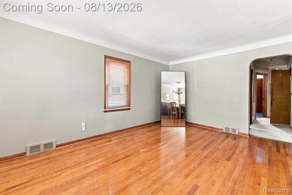 17612 Sprenger Avenue Property Photo 4