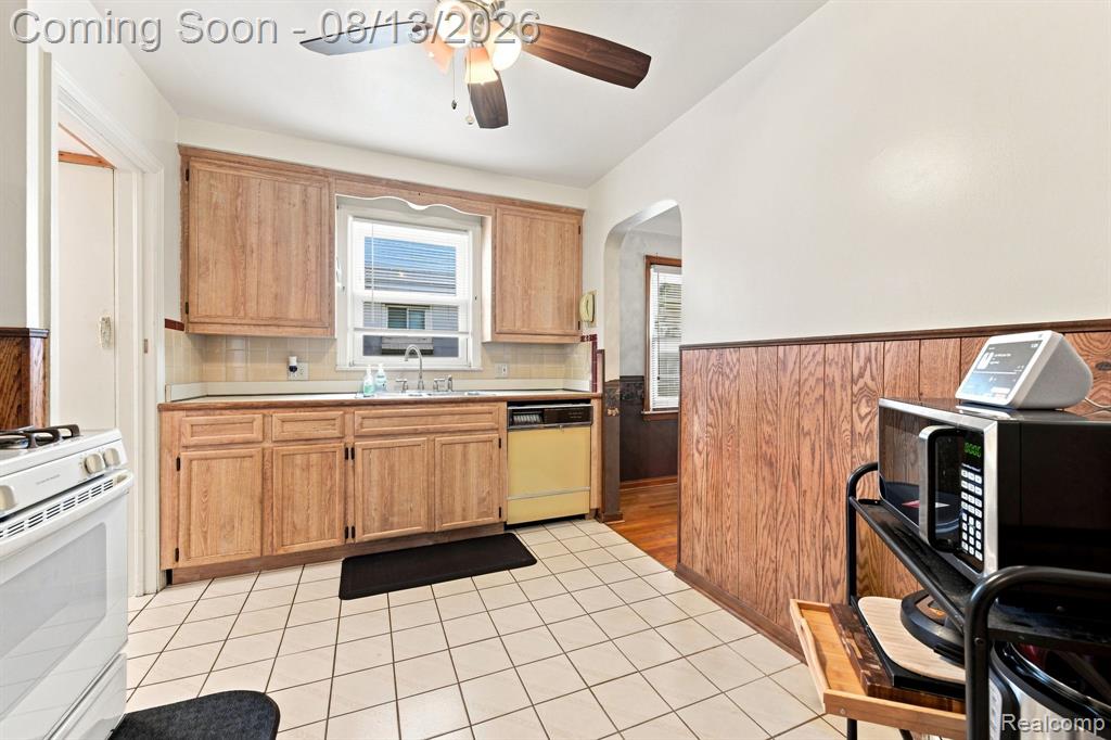 17612 Sprenger Avenue Property Photo 6
