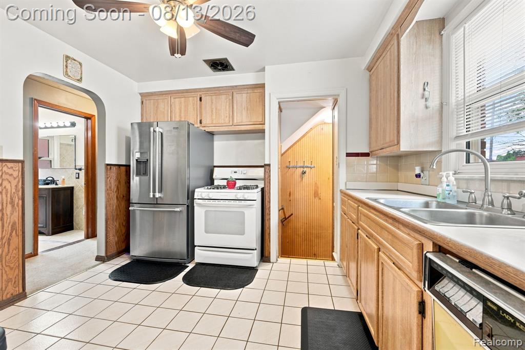 17612 Sprenger Avenue Property Photo 7