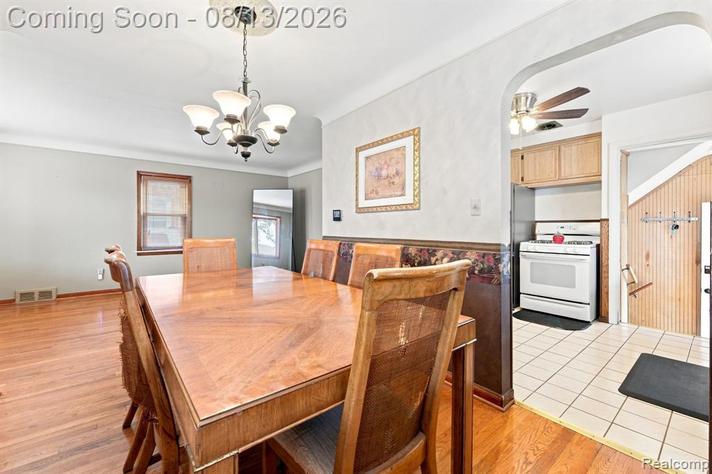 17612 Sprenger Avenue Property Photo 8