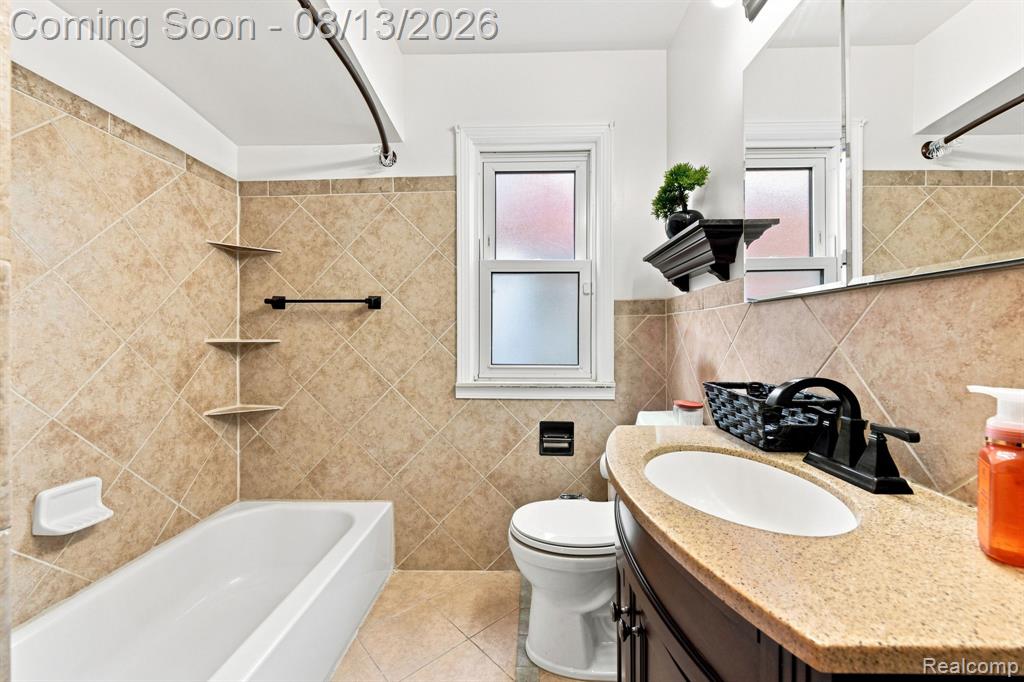 17612 Sprenger Avenue Property Photo 15