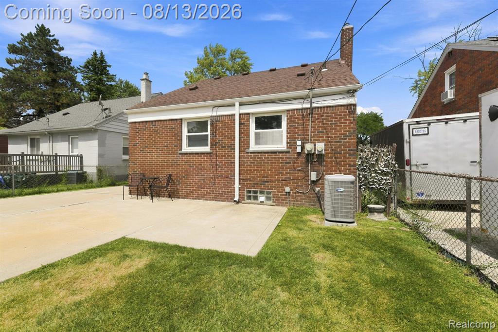 17612 Sprenger Avenue Property Photo 21