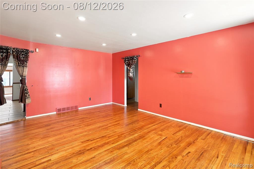 5383 Gerald Street Property Photo 4