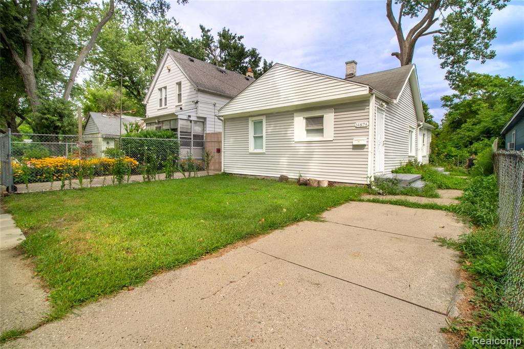 14874 Dolphin Street Property Photo 2