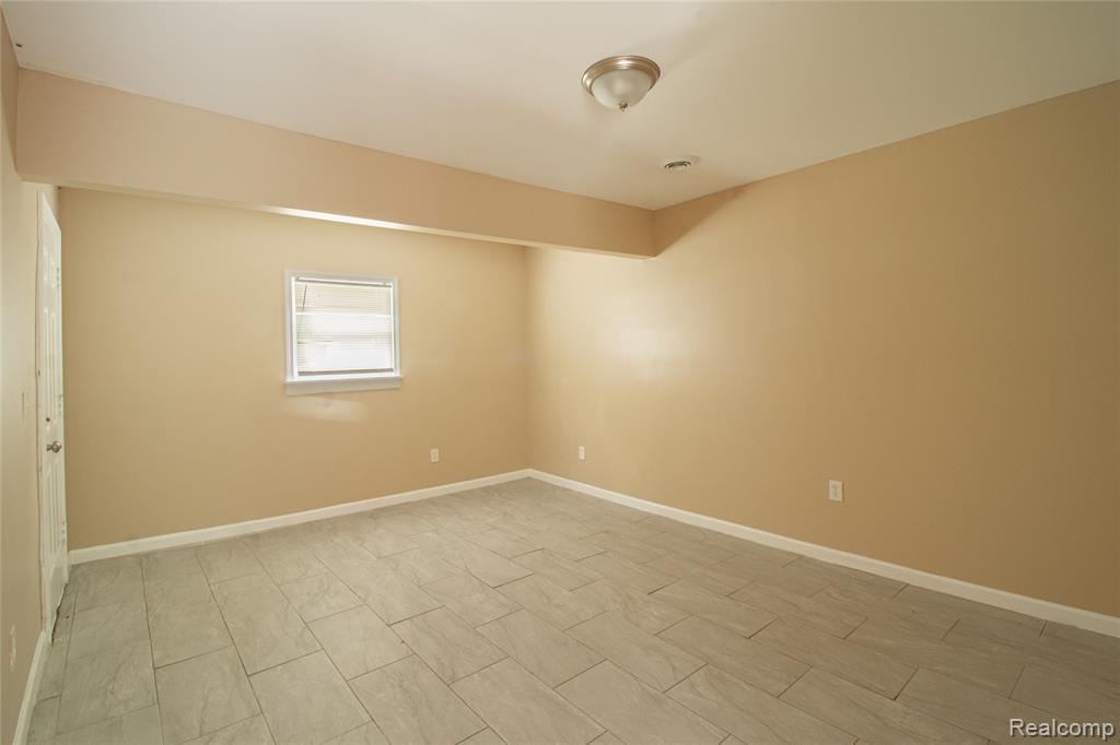 14874 Dolphin Street Property Photo 5