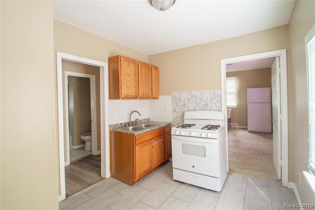 14874 Dolphin Street Property Photo 7