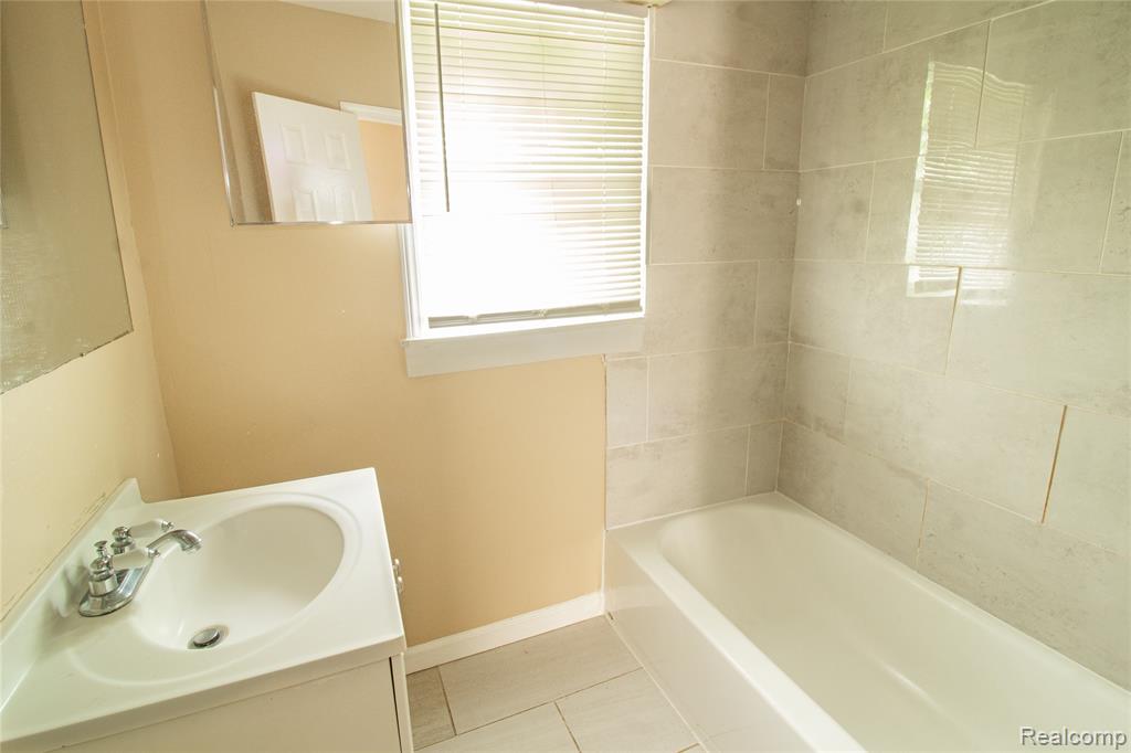 14874 Dolphin Street Property Photo 13