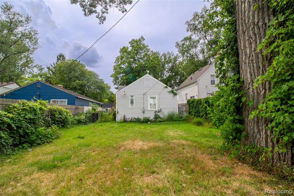14874 Dolphin Street Property Photo 19