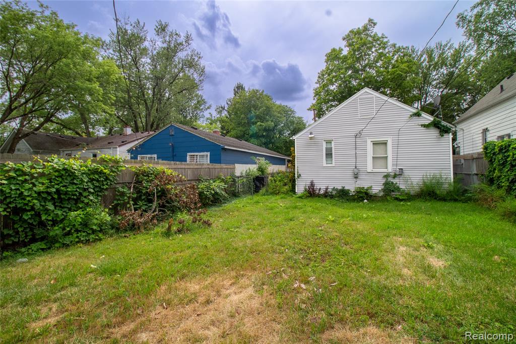 14874 Dolphin Street Property Photo 20