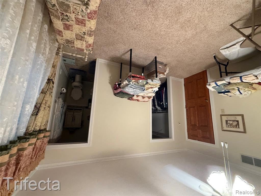 16019 Rivershore Lane Property Photo 8