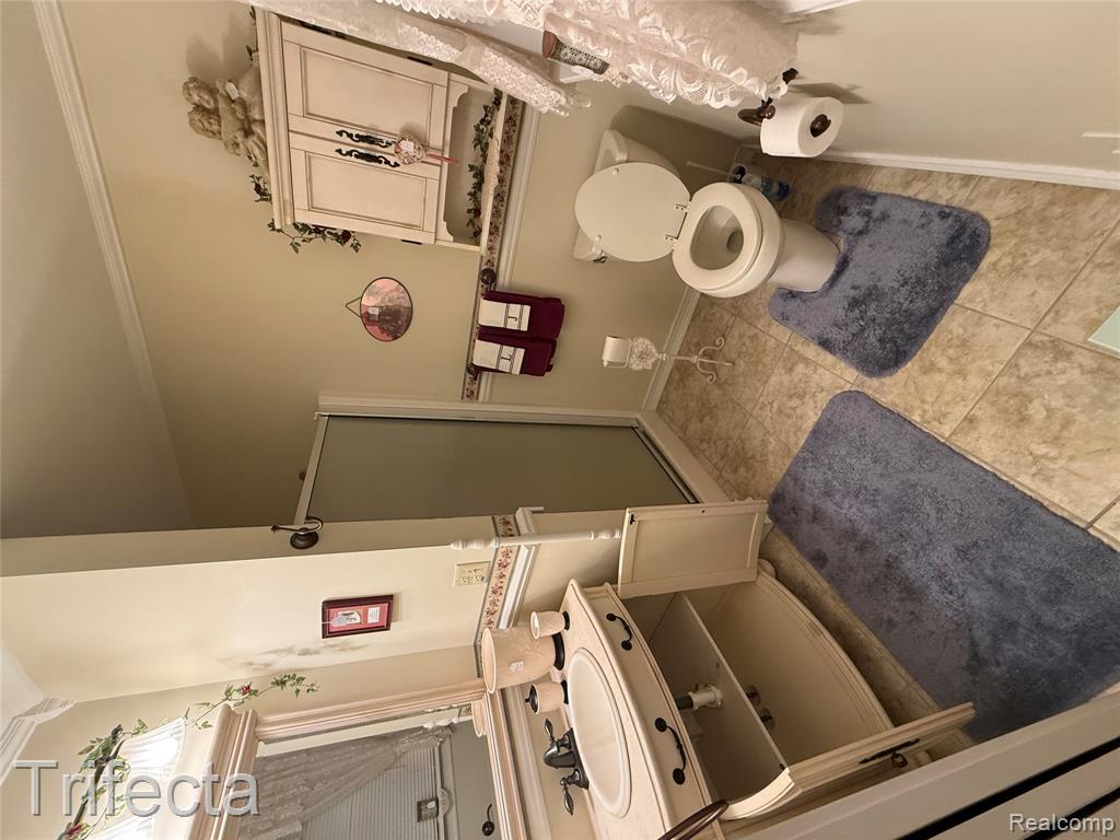 16019 Rivershore Lane Property Photo 9