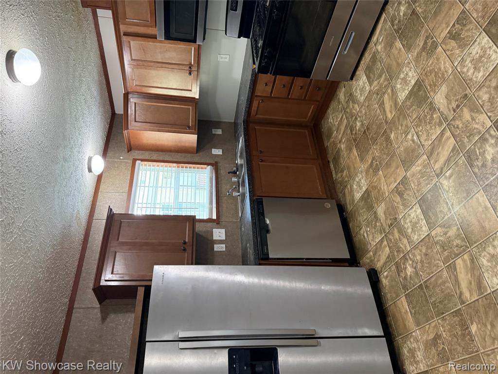 1414 Nardeer St. Property Photo 4