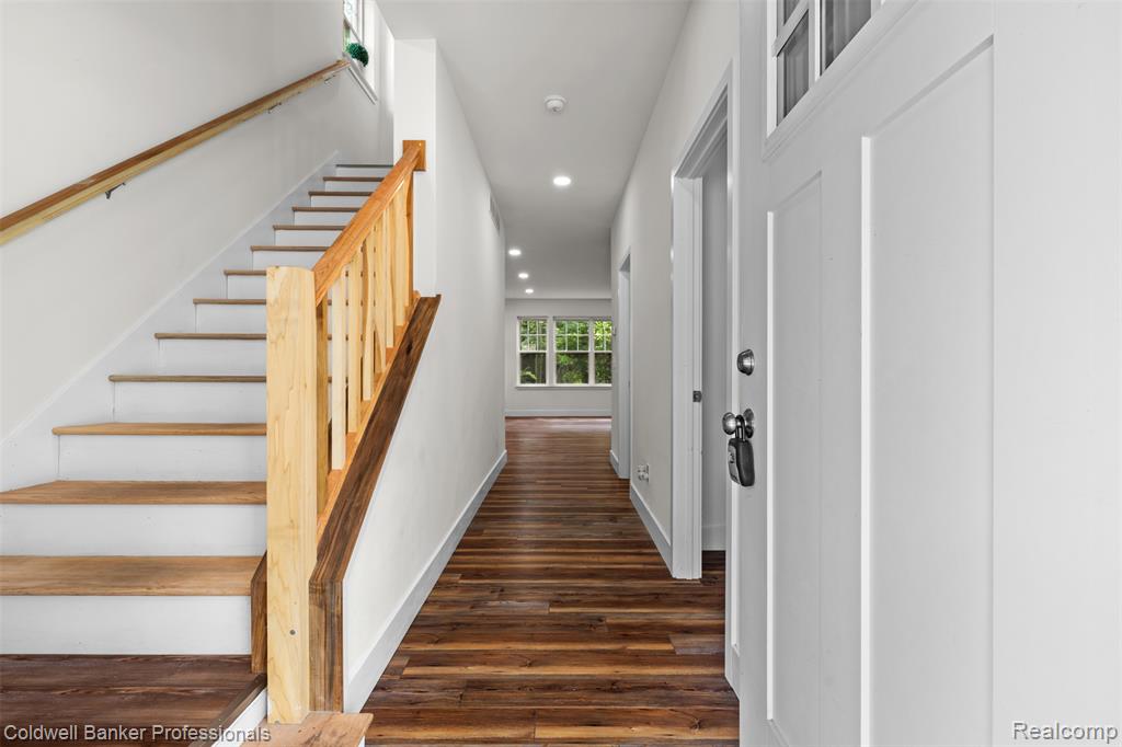 435 Hiscock Street Property Photo 6