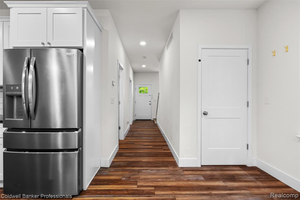 435 Hiscock Street Property Photo 7
