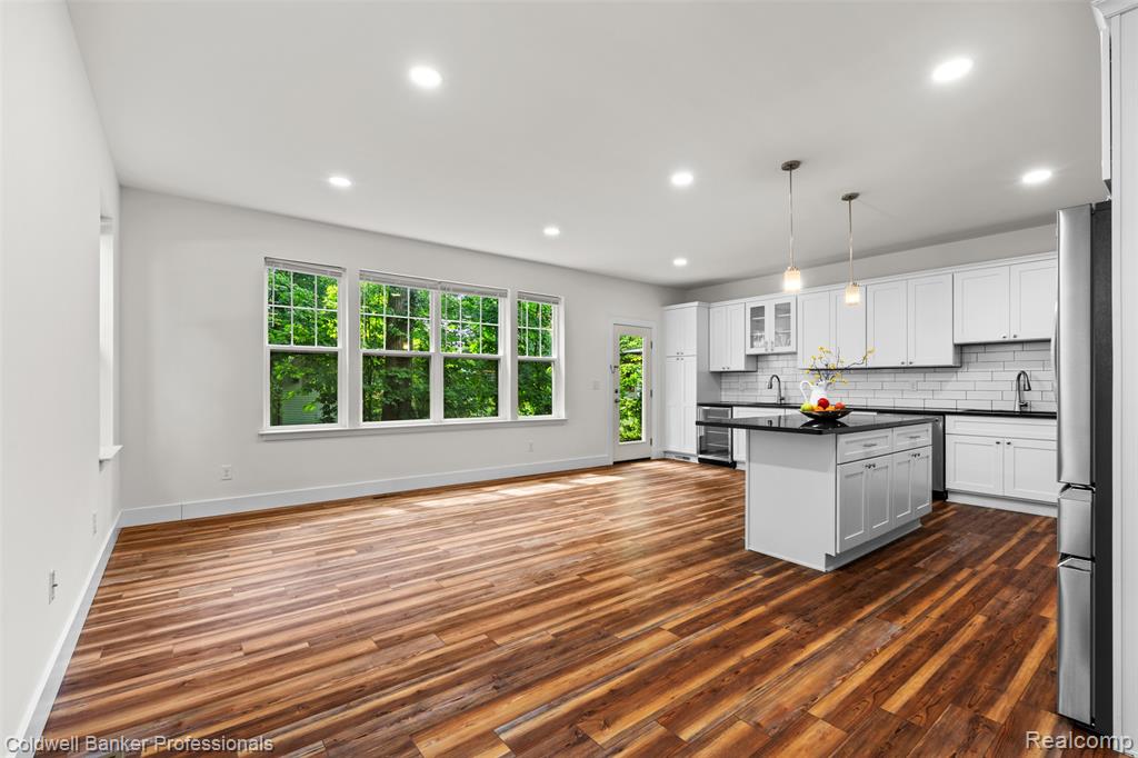 435 Hiscock Street Property Photo 8