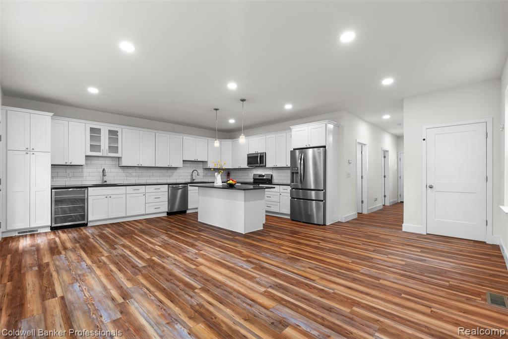 435 Hiscock Street Property Photo 11
