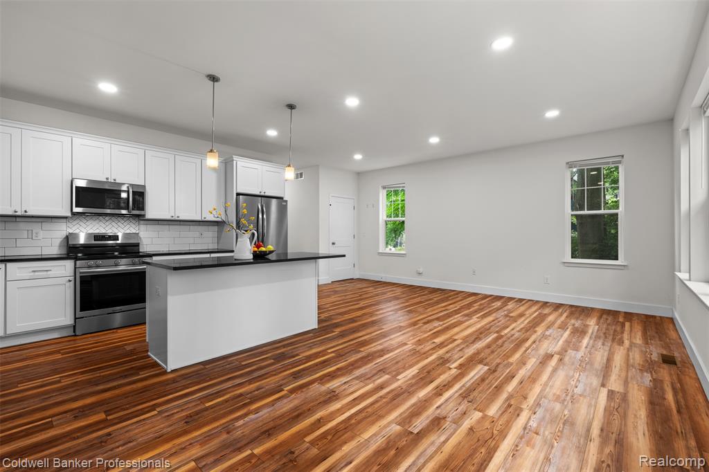 435 Hiscock Street Property Photo 12