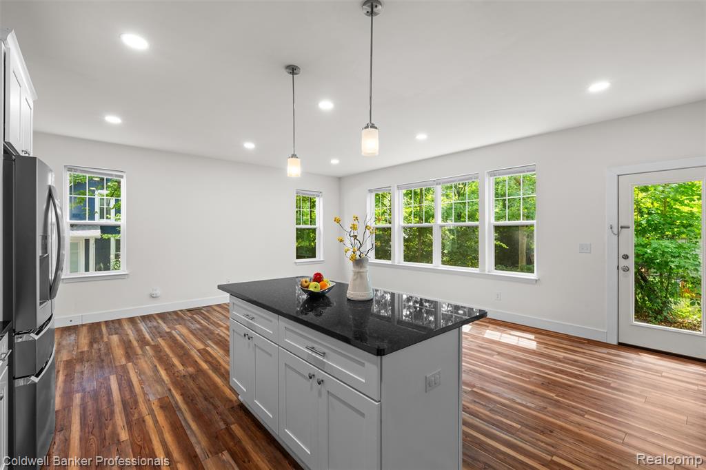 435 Hiscock Street Property Photo 17