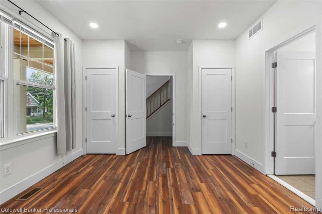 435 Hiscock Street Property Photo 20