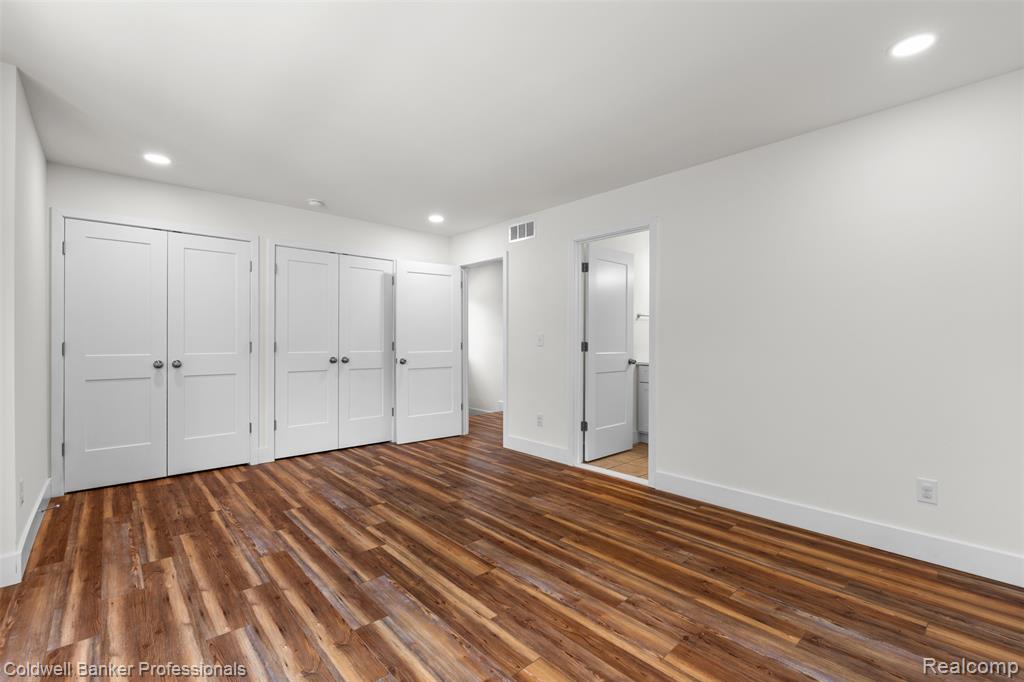 435 Hiscock Street Property Photo 27