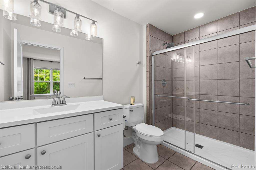 435 Hiscock Street Property Photo 29