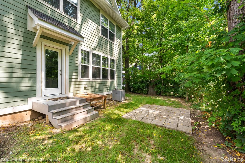 435 Hiscock Street Property Photo 39