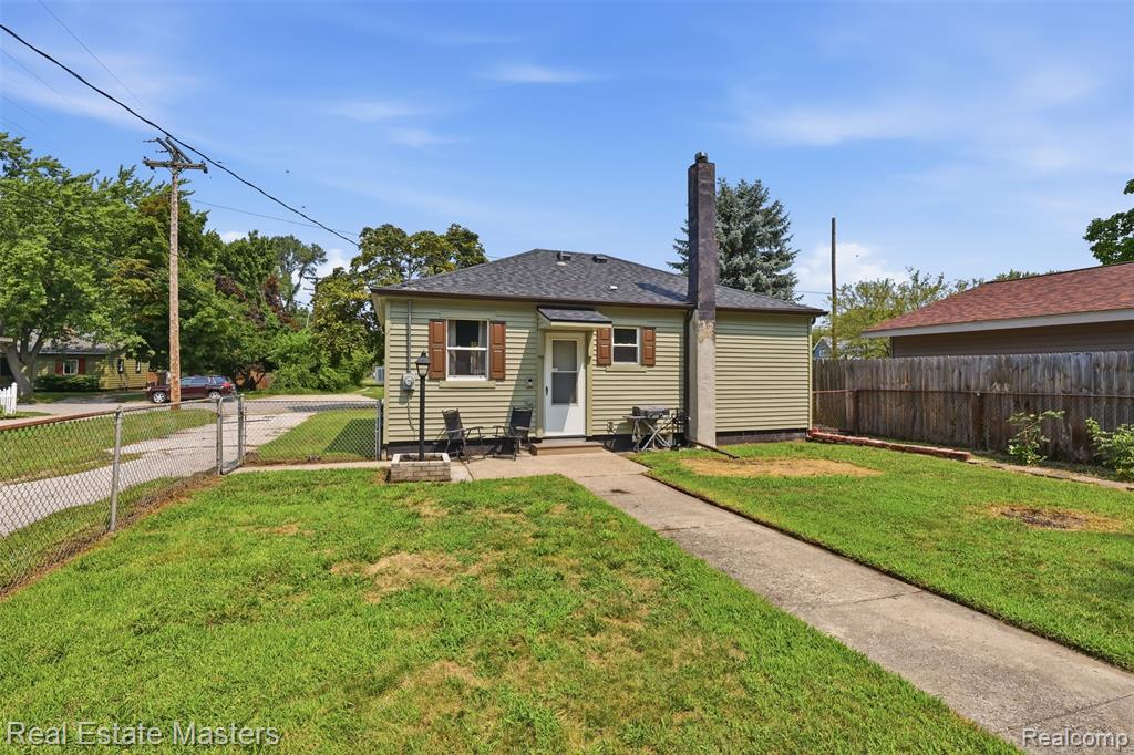 1014 Cypress Street Property Photo 4