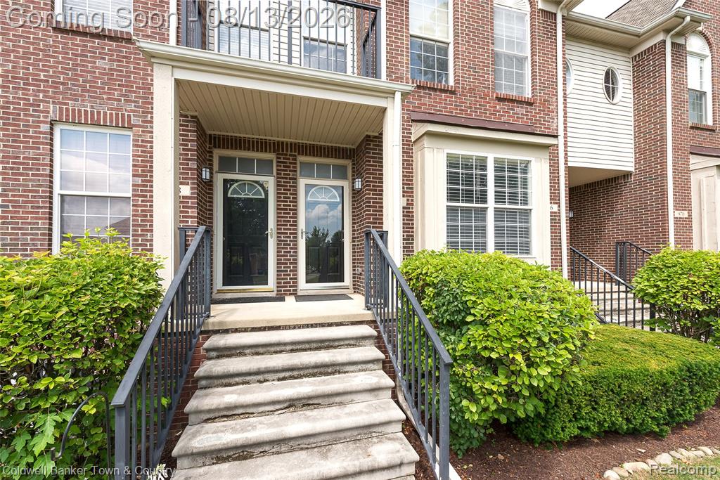862 Summerfield Drive Property Photo 1