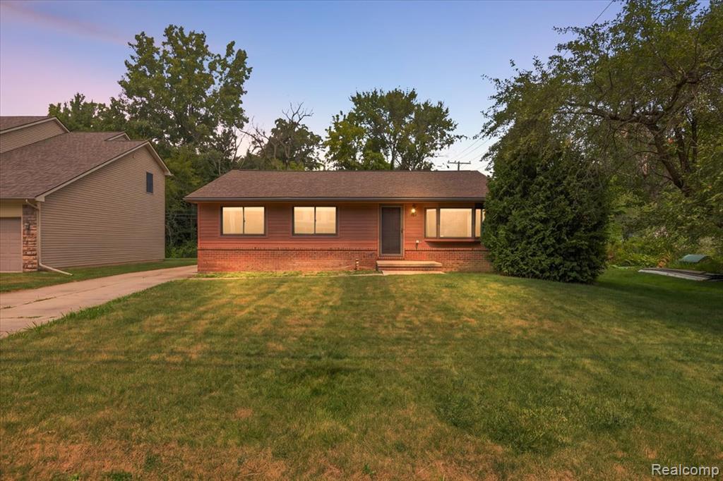 1754 Ruby Avenue Property Photo 1