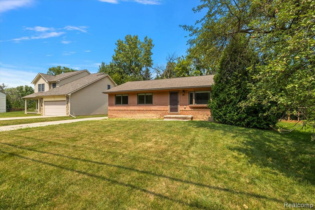 1754 Ruby Avenue Property Photo 3