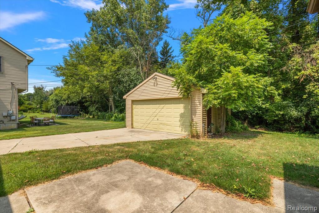 1754 Ruby Avenue Property Photo 4