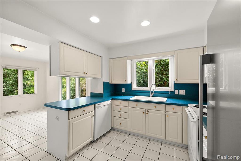 1754 Ruby Avenue Property Photo 15