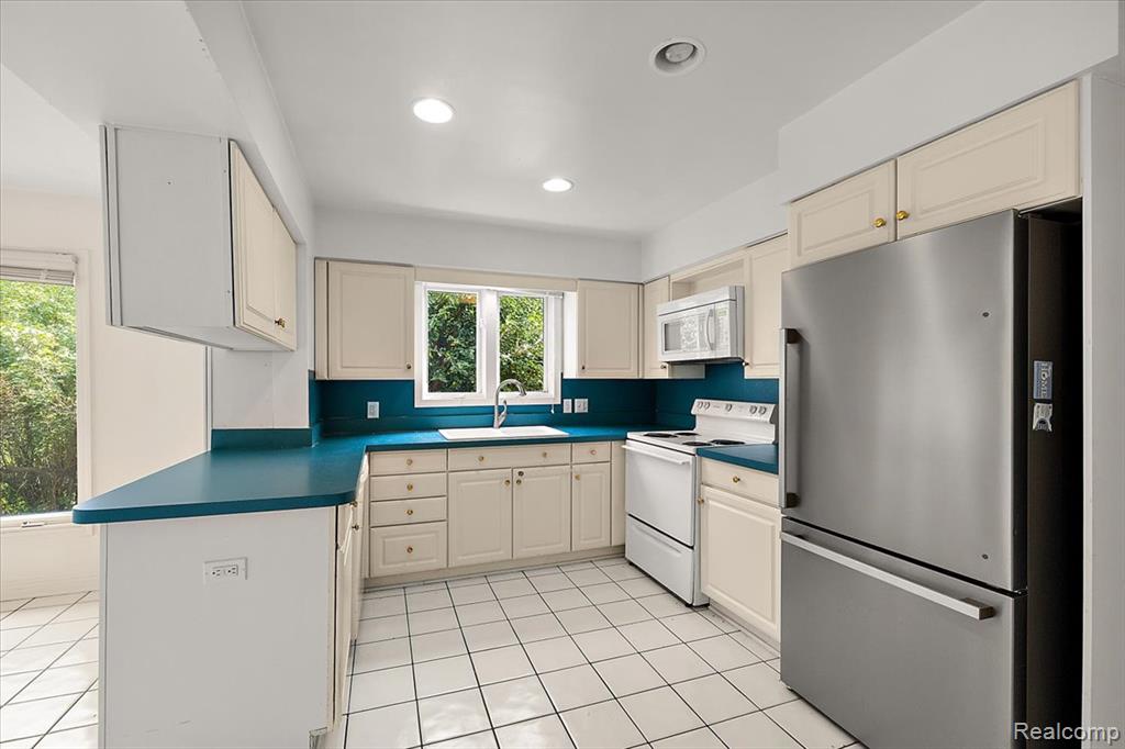 1754 Ruby Avenue Property Photo 17