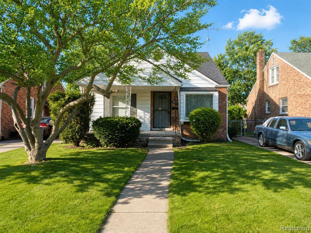 19447 Huntington Road Property Photo 1