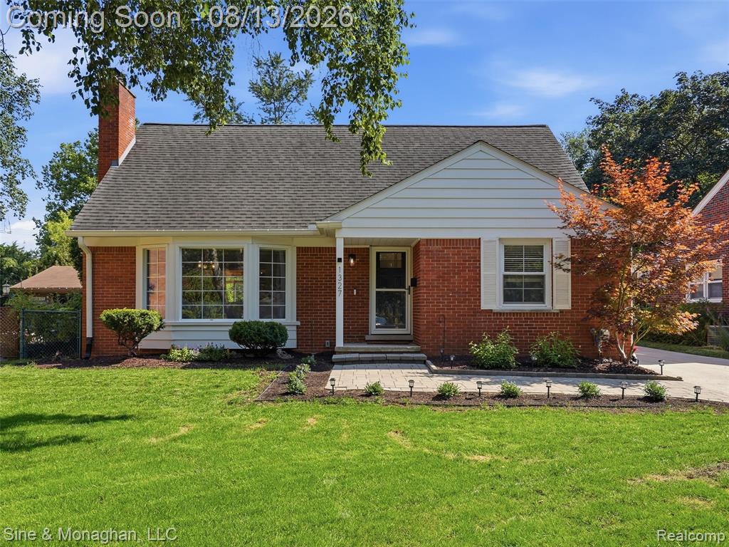 1327 Alicia Court Property Photo 1