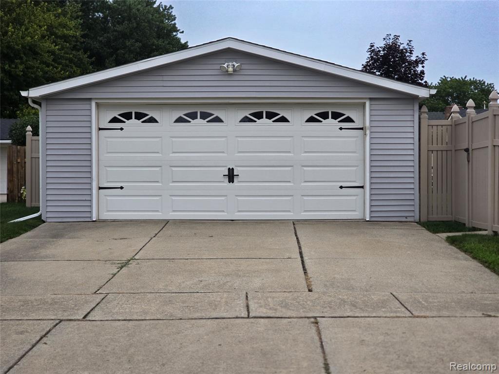 22792 Armstrong Avenue Property Photo 4