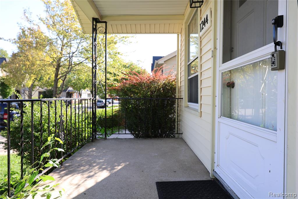 1244 Holland Street Property Photo 4