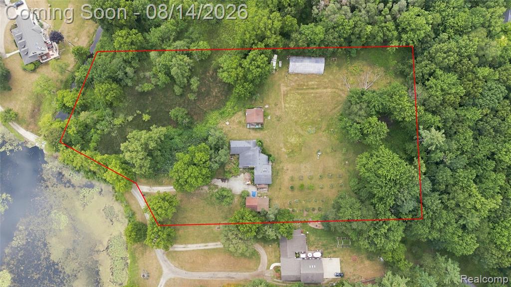 301 Willow Lane Property Photo 1