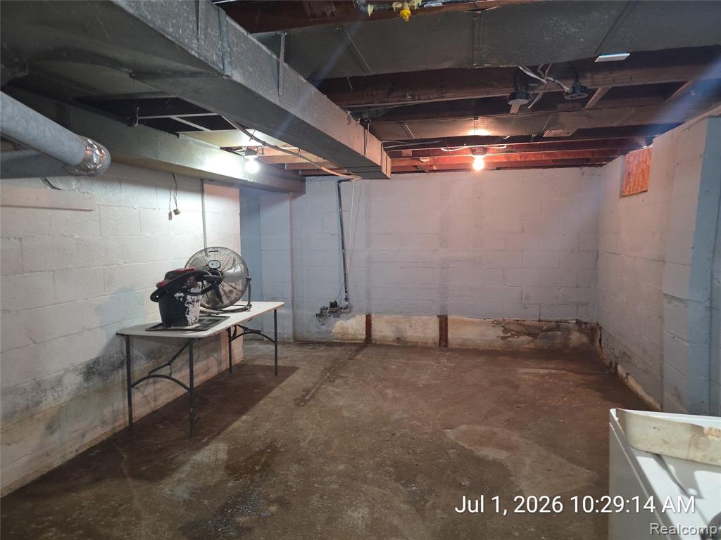 8499 Westwood Street Property Photo 2