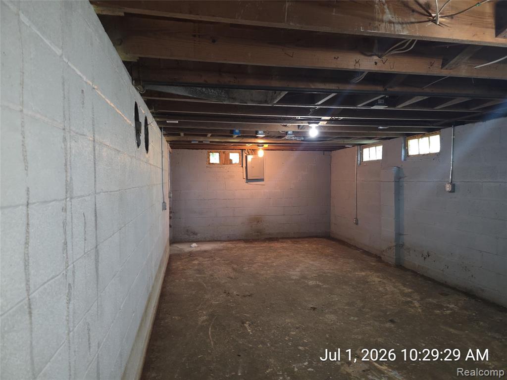 8499 Westwood Street Property Photo 3