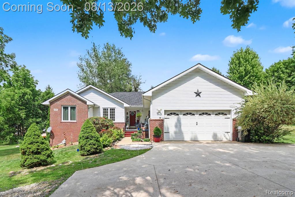 2575 County Farm Road Property Photo 1