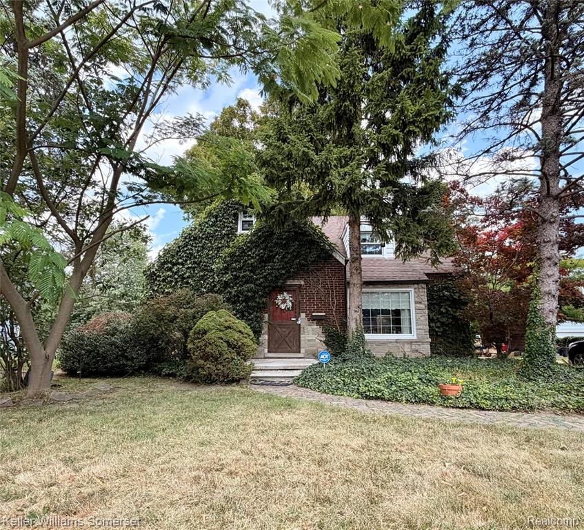 20695 Huntington Avenue Property Photo 2
