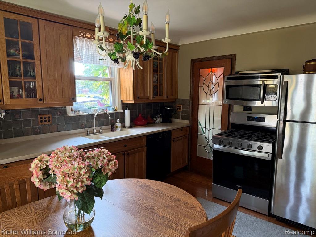 20695 Huntington Avenue Property Photo 13