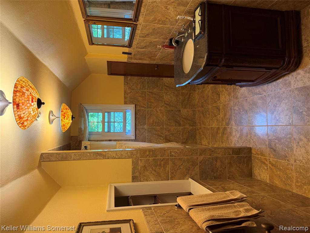 20695 Huntington Avenue Property Photo 17